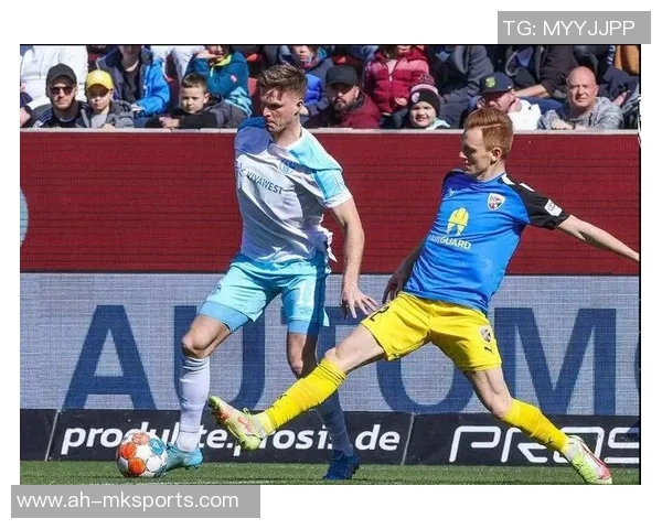 因戈尔施塔特与美因茨的激烈对决展现足球魅力与团队精神 因戈尔施塔特与美因茨的激烈对决展现足球魅力与团队精神